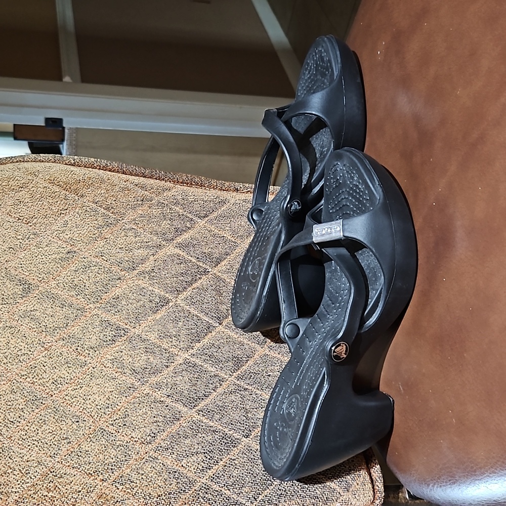 Crocs Cyprus Black Slip On Strappy High Heels Sandals Shoes